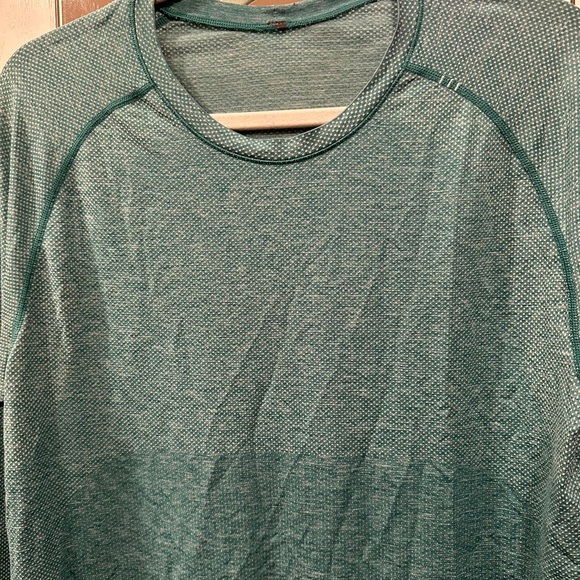 Lululemon Long Sleeve Tee Shirt - Picture 2 of 8